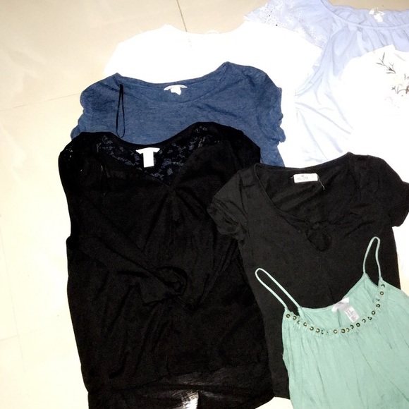 Bundle of Clothes - Picture 3 of 3